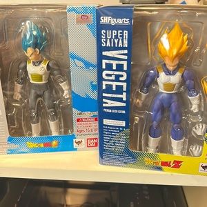 SHF Super Saiyan and SSGSS Vegeta
